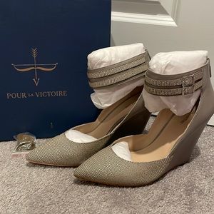 Pour La Victoire Lydia Gray Lizard Ankle Wrap Wedges